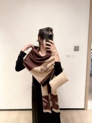 Burberry 經典格紋圍巾