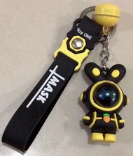 win1234 พร้อมส่งจากไทย  พวงกุญแจชุดอวกาศ ชุดพวงกุญแจ Care Bears  yhy