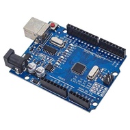 บอร์ดพัฒนา ATmega328P แบบ R3บอร์ดที่มีส่วนหัวของหมุดและสายเคเบิลที่เข้ากันได้กับโครงการ Arduino IDE