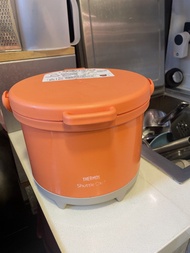 [另送多個內膽煲] Thermos 膳魔師 日本版 Shuttle Chef 手提真空保溫燜燒鍋 燜燒煲 3-5人用 3.0L RPE-3000