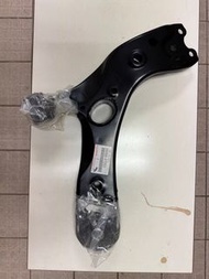 Toyota Prius ZXV30 原廠零件 右前下控制臂 48068-47050