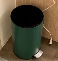 墨綠色翻蓋垃圾桶