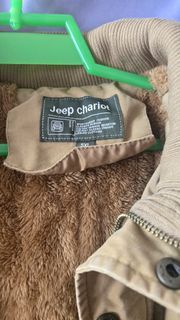Jeep Chariot 卡其色外套
