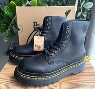 🥾Dr.Martens 1460新款銘牌雙黃線厚底八孔nappa皮軟皮 黑色