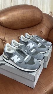 New Balance M990GR1 灰色運動鞋