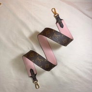 ‼️全台最甜近新美品 LV新款寬背帶/肩帶 LouisVuitton 路易威登 雙面用