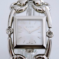 真品 GUCCI 古馳 Signoria 馬鞍馬銜鍊珍珠母貝大型手鍊手錶 女錶
