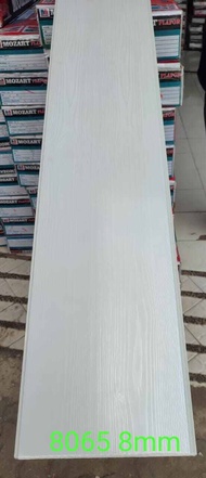 plafon PVC putih motif serat kayu