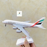 Máy Bay Mô Hình Airbus A380 EMIRATES 20CM Tỉ Lệ 1:400 Cao Cấp Có Bánh Xe + Chân Đế mẫu mới hè 2023