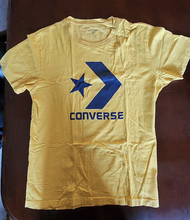 (ซื้อ 1 แถม 1)  ซื้อเสื้อ Converse คอกลมสีเหลืองของแท้ มือสองไซส์ M + แถมฟรี ซื้อ Guy Laroche สีน้ำเ