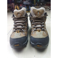 Bestard Outdoor Shoes Size 38 (240)