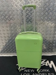 特價： 20 inch luggage for handcarry 20 吋登機行李箱 55 x 35 x 22 cm