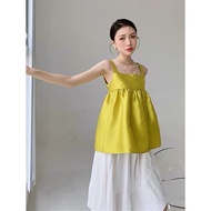 Beautiful women's sleeveless U-neck t-shirt