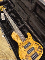 旺角店 ，「 Sire Marcus Miller BASS F10 5-String 5弦低音結他 」