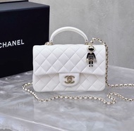 CHANEL 22P 小獅子白色手柄Mini CF 20 羊皮 | 金扣  99新Fullset 有單 芯片款 💰28000