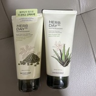 The Face Shop 的 Herb Day 365 Master Blending 系列洗面乳 。 1）蘆薈綠茶 有效日期至2028/11/17  2。綠豆艾草混合潔面乳 有效日期至2029/0