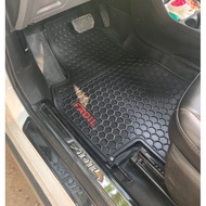 Rubber floor mats according to Fadil vehicles for generations