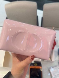กระเป๋าเครื่องสำอางค์  Dior Pouch 👝 (สินค้าตามรูปภาพที่ระบุไว้นะคะ 🎁)