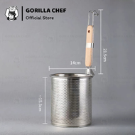 Vợt trụng hủ tiếu mì phở inox Gorilla Chef có quai treo trên thành nồi và tay cầm gỗ cách nhiệt