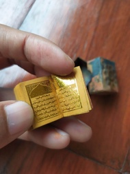 Stambul kecil tinta emas