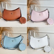 Guess Shoulder Bag B16700