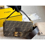 Fendi Female Baguette Baguette Presbyopic Canvas Baguette Baguette Bag Underarm Bag Shoulder Messeng