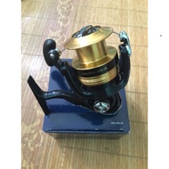 DAIWA 4000 2b fishing reel, extremely strong and smooth spinning, same as picture, cheap price iokjg