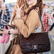 Chanel 孟買系列鏈條包 酒紅色銀扣 油蠟皮31*20*8cm 98新配件塵袋