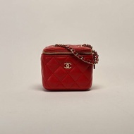 CHANEL 紅色羊皮30開金扣方盒子化妝包無鏡子10肩背包