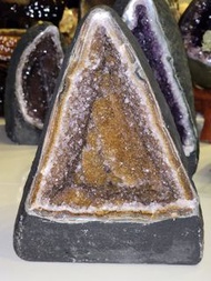 🔮超極品🔮天然烏拉圭小晶洞 桌面小紫晶洞/彩晶洞 烏拉圭紫彩晶洞 紫黃晶洞 綠幽靈晶洞 水晶簇帶洞（可放水晶手串消磁淨化）