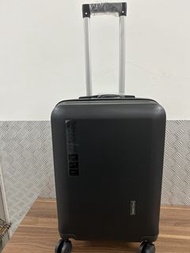 New： Swiss Polo 22 inch luggage；Swiss Polo 22 吋行李箱 61 x 40 x 23cm