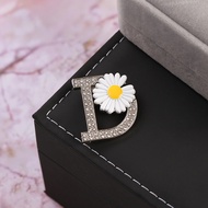 Kpop Idol G-DRAGON Brooch Daisy D Design Brooches Pins
