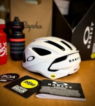 Rapha聯名款OAKLEY ARO3 公路車帽