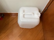 全新白色膠儲物桶 儲水桶 儲物箱