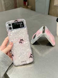 （🌟特價優惠🌟）（現貨）（包順豐智能櫃/順豐站）（送手機鋼化膜）【折疊屏扭扭模】三星手機殼Z系列粉色愛心，黑色蝴蝶結卡通卡通翹 手機殼型號zflip3,zflip4,zflip5，Samsung Ca