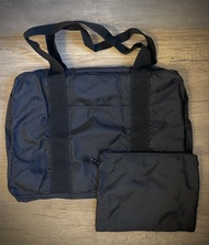 Muji 無印良品 黑色尼龍旅行袋/行李袋/連原裝收納袋 （Size 高31.5 cm 濶47 cm深21 cm ）/ 旅行合用 / 寄倉