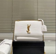 🎉YSL Saint Laurent sunset金標logo鱷魚紋磁釦開合皮革 斜跨單肩包 女款 白色