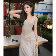 D084 - Midi Dress White Shirt Bodysuit with Pleated Flowers Big Belly Elegant Long Loose Form (Stand