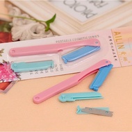 Eyebrow trimmer set of 3 knives