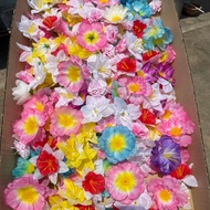 Artificial Flower Heads Mixed Styles Colors Quantity 500 Flowers Size 4-6 Cm. There Is A Hole In The