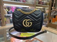 （法國代購）GUCCI GG Marmont 全新黑色全皮W紋金釦鍊帶斜背包肩背包 739682 方胖子