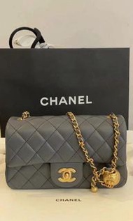 Hold On‼️門市現貨｜Chanel 23K Collection 灰色金球mini cf 20cm😍