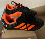 Adidas 兒童硬地足球鞋(只穿過一次)