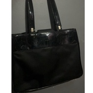 Preloved DKNY shoulder Bag from USA(issue see photos)