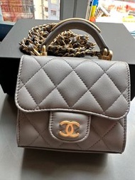 Chanel灰色handle小包