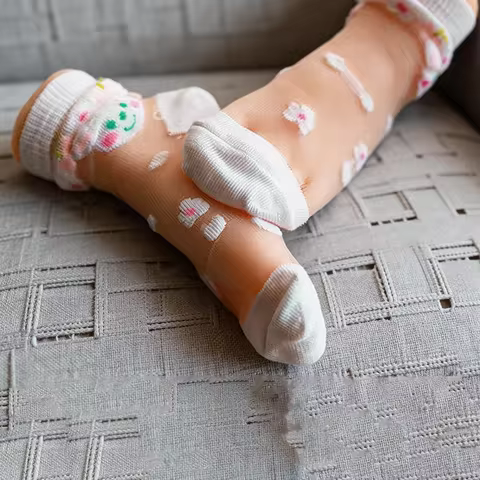 Size 20 Silicone Small Feet Light Skin Color Realistic Foot model for Prop Photography Shoe Sock Dis