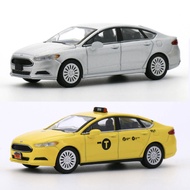 596 1:64 Ford Mondeo New York Taxi Model