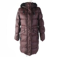 全新未使用COACH F20500 皮革 Logo 貼片連帽羽絨服，酒紅色，XS 碼，附衣夾。正品女款。