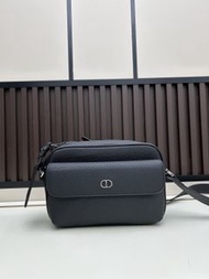 Dior Explorer 相機包 黑色 粒面小牛皮 全新4折