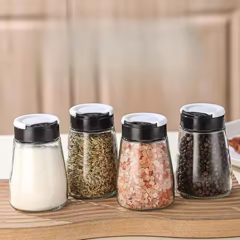 A Plastic Transparent Glass Bottle for Kitchen Barbecue Pepper and Cumin Seasoning, Sprinkling and P